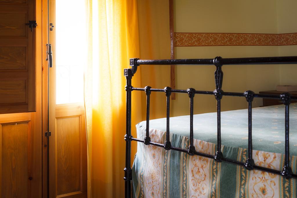 La Casa Del Tio Venancio Vendégház Caracenilla Szoba fotó